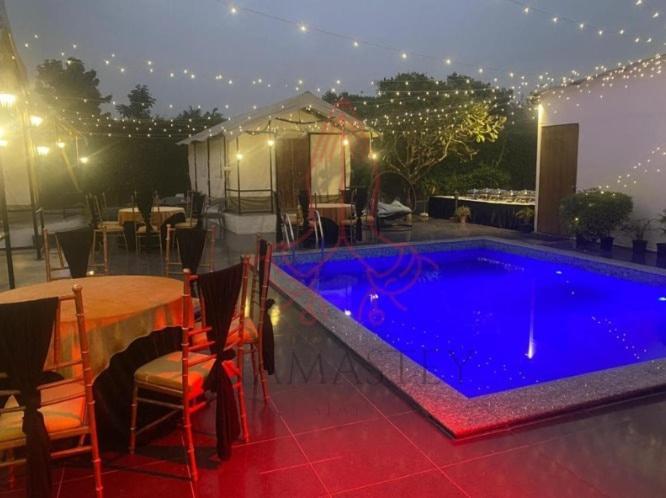 Luxury Farmhouse In Chhatarpur With Pool 新德里 外观 照片