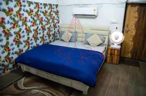 Luxury Farmhouse In Chhatarpur With Pool 新德里 外观 照片